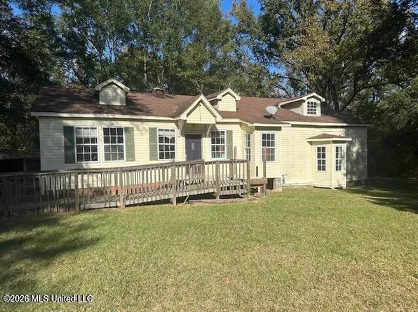 136 Plummer Cir, Jackson, MS 39212