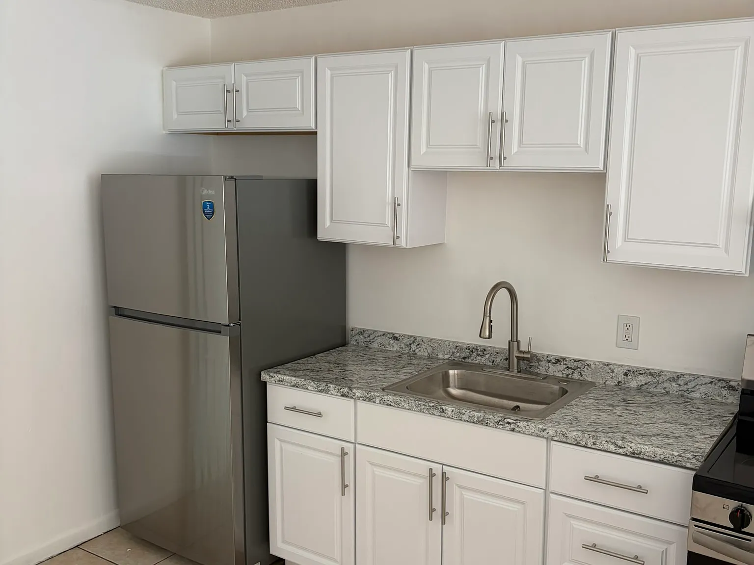 2 bed, 850 sqft, $1,790 — Photo 2