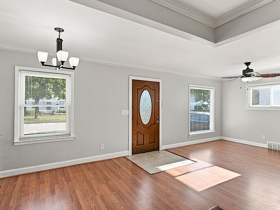 5th image of 8781 Albany St