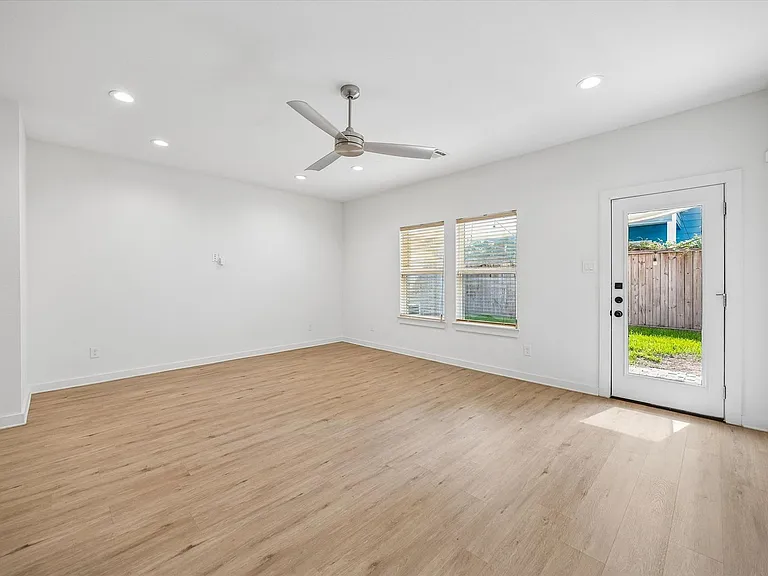5710 Elysian St — Photo 7