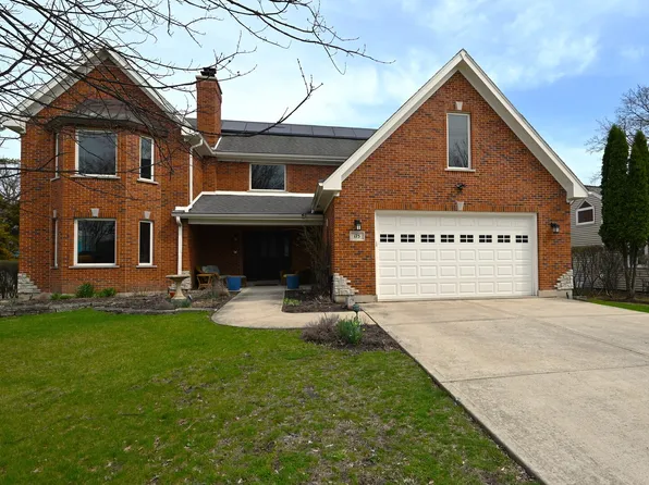 175 Lagoon Dr, Northfield, IL 60093