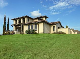 622 Appia Dr, Kemah, TX 77565
