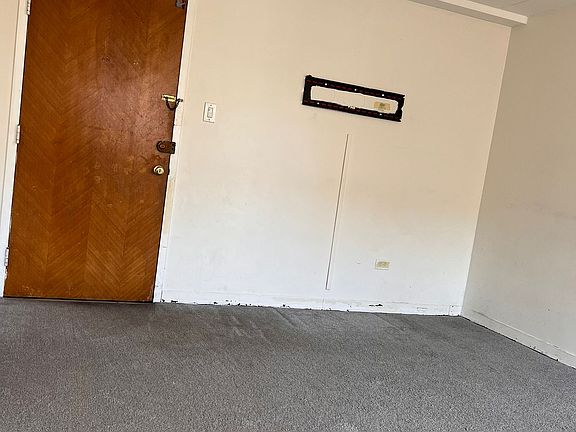4th image of 2025 W Granville Ave APT 405