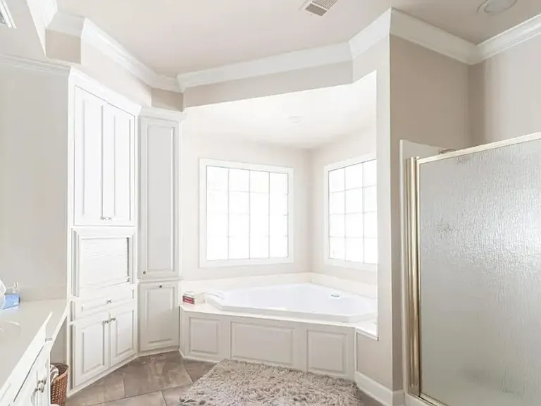 2100 Paula Dr — Photo 12