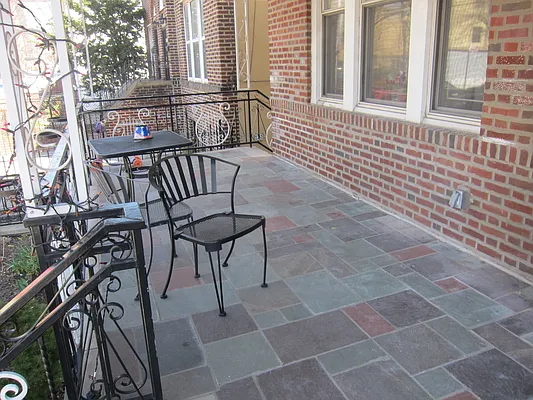 Rented by Realty 2000 Corp | media 40