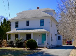 38 E Wharf Rd, Madison, CT 06443