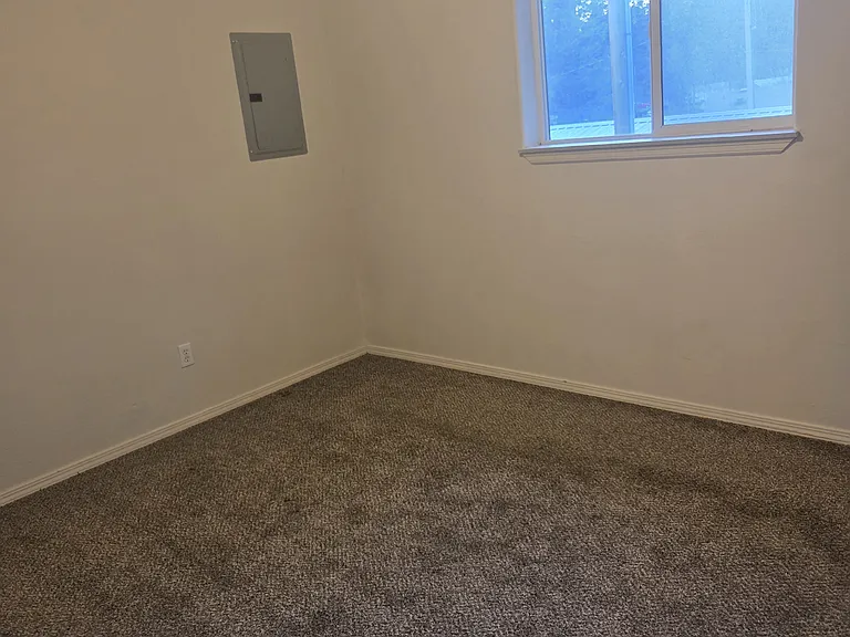 2983 Roosevelt Rd #4 — Photo 6