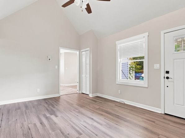 598 Frasier St SE #1