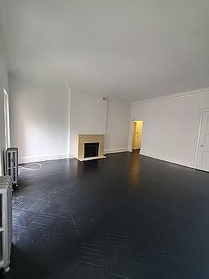 2nd image of 40 E 68th St APT 4C