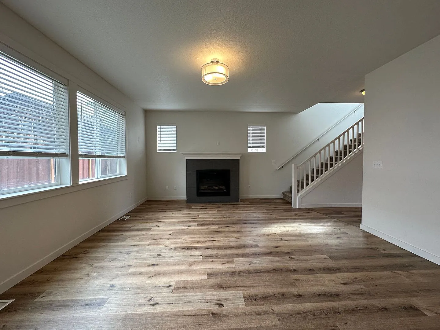 9714 Sw Windswept Place ~ Move In Special $500 Off 1st Month's Rent! Excellent Home, Convenient L... — Photo 3