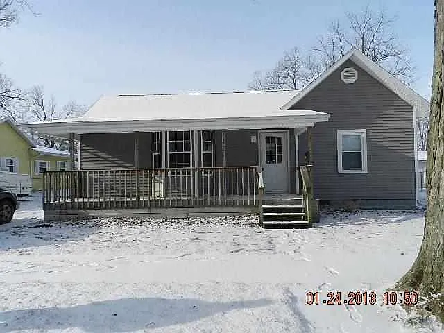 222 N Maple St photo 1