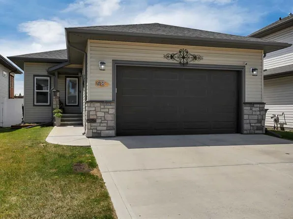 68 NE Windermere Close, Red Deer, AB T4N 2J8