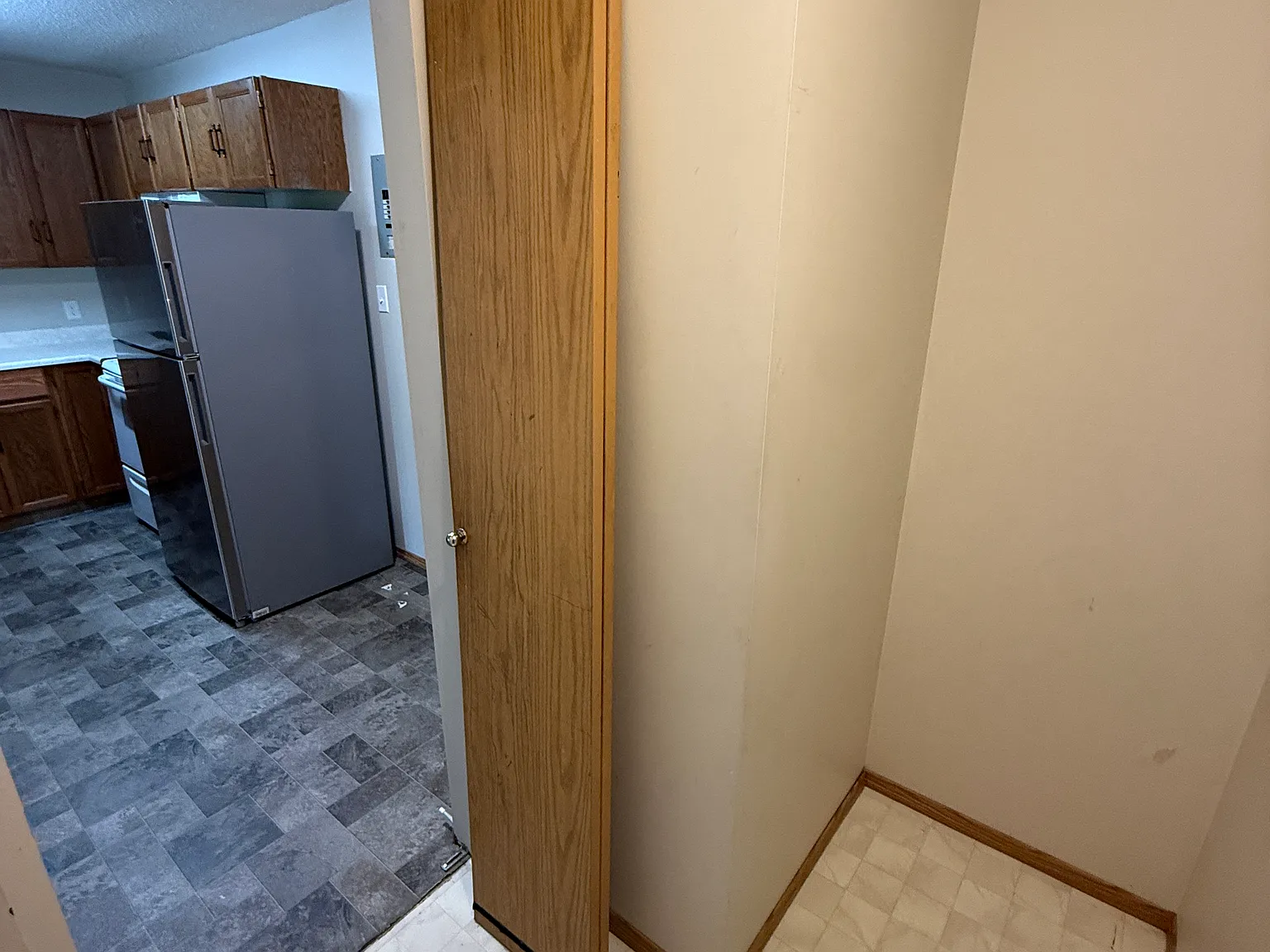 5013 50 Street 1 Bedroom Unit — Photo 3