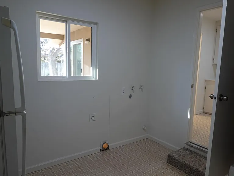 2505 Murray St — Photo 22
