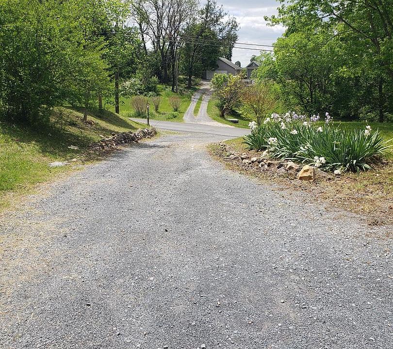 2nd image of 711 Rileyville Rd
