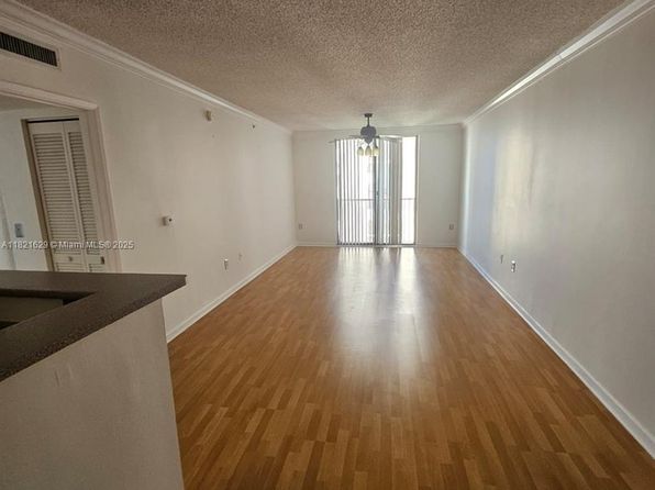 1919 Van Buren St APT 610A