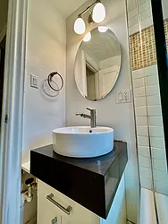 Rented by R New York