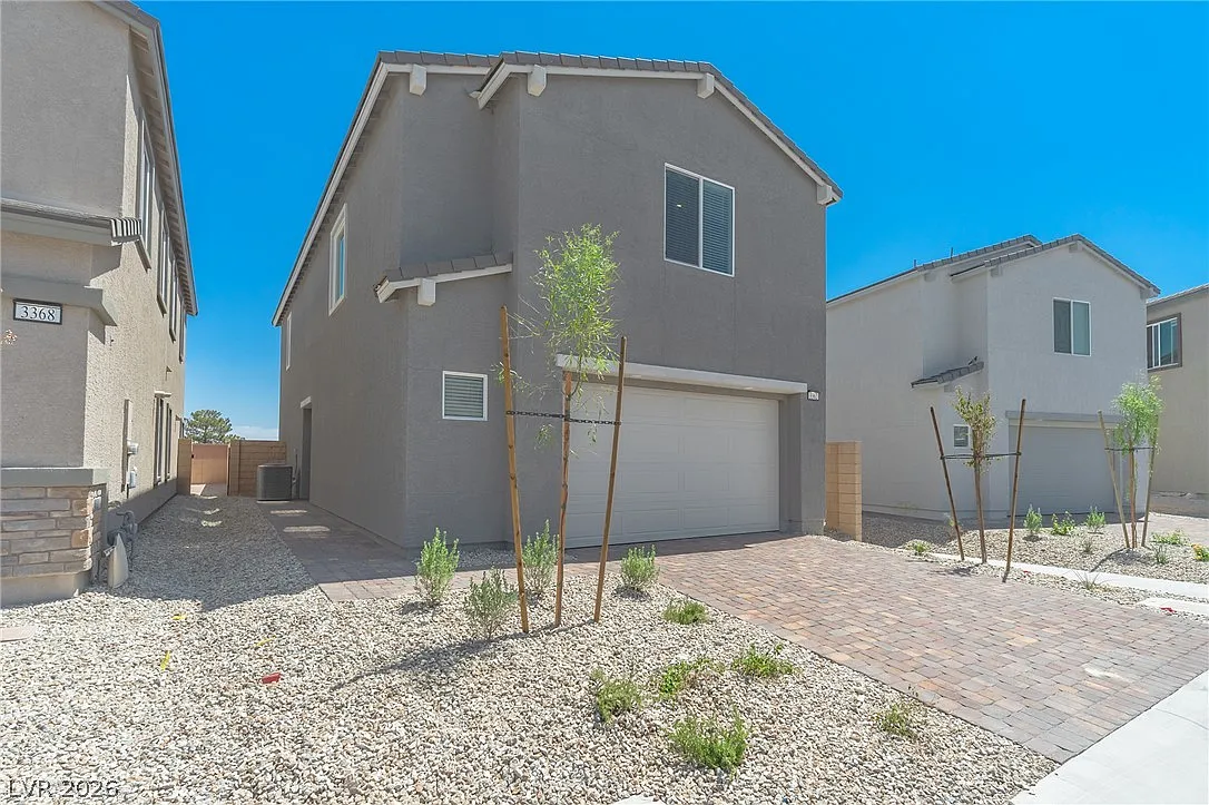 4 bed, 4.0 bath, 2405 sqft, $2,650 — Photo 3