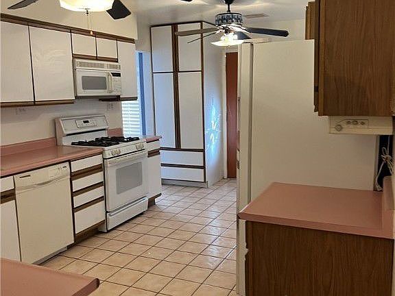3rd image of 4425 Hillcrest Ave