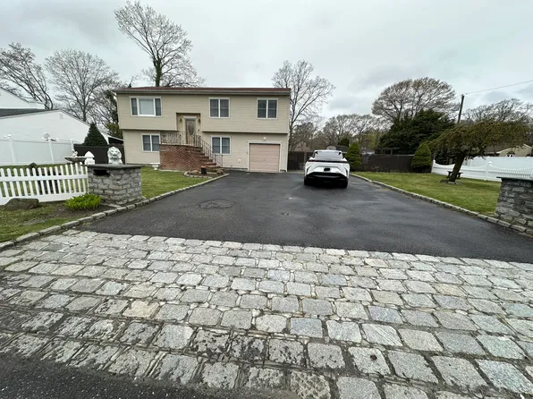 (undisclosed Address), Mastic, NY 11950