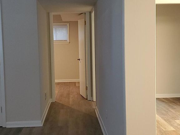 hallway to the bedroom # 2