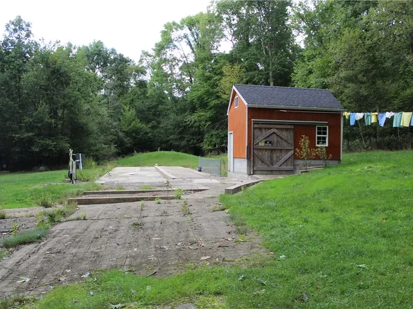 317 Windy Rd, Boyers, PA 16020