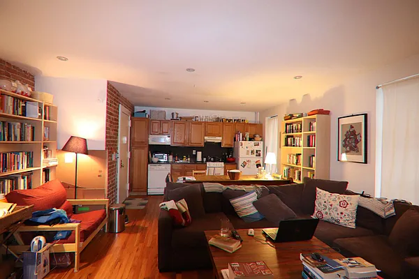 Rented by PMG Real Estate  | media 25