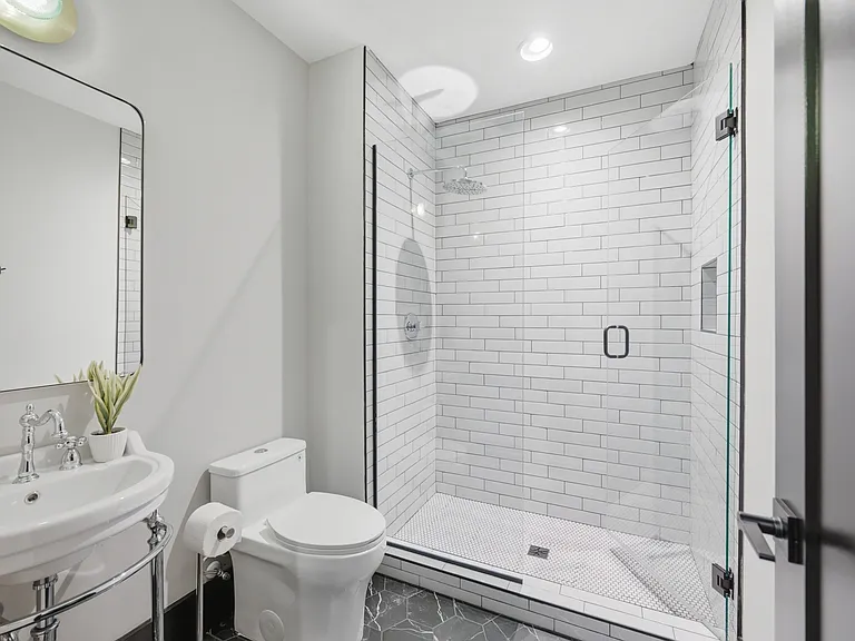1712 Straightway Ave — Photo 8