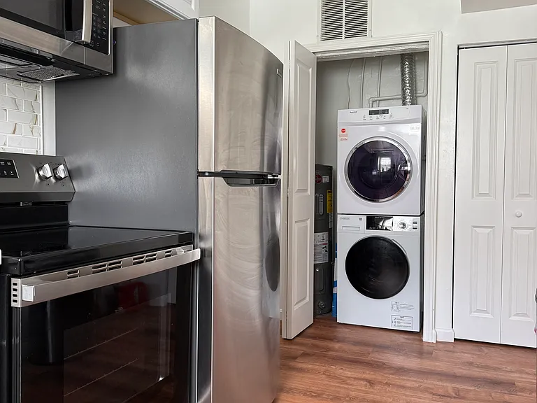 4500 Hunt Pl NE #2 — Photo 3