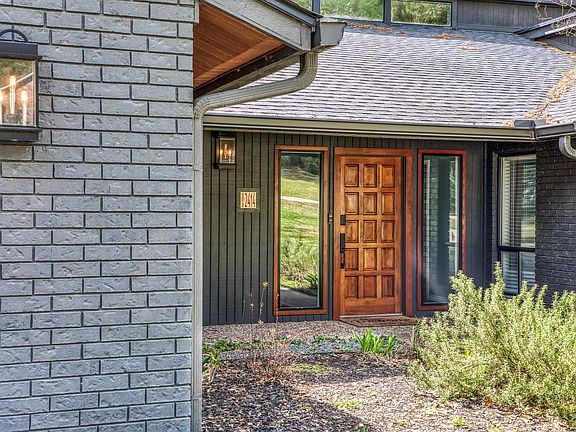 2nd image of 2414 E Rosedale Dr