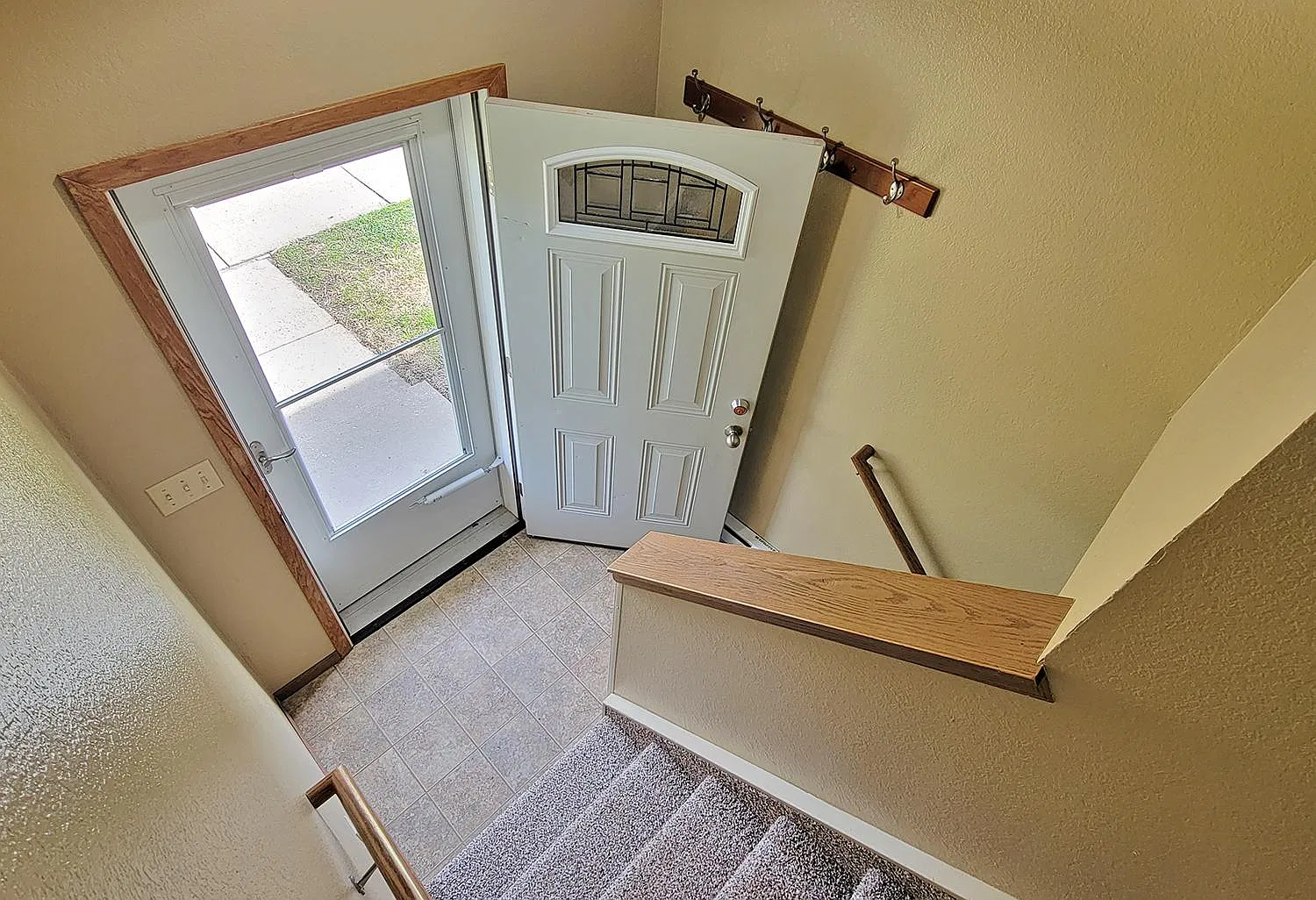 3 bed, 1100 sqft, $1,280 — Photo 3
