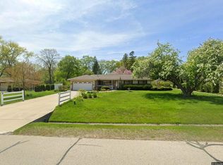 5417 S Andrae Dr, New Berlin, WI 53151