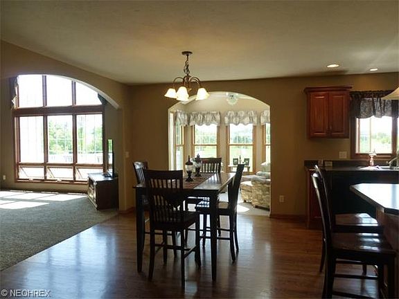 4th image of 220 Aberdeen Ct