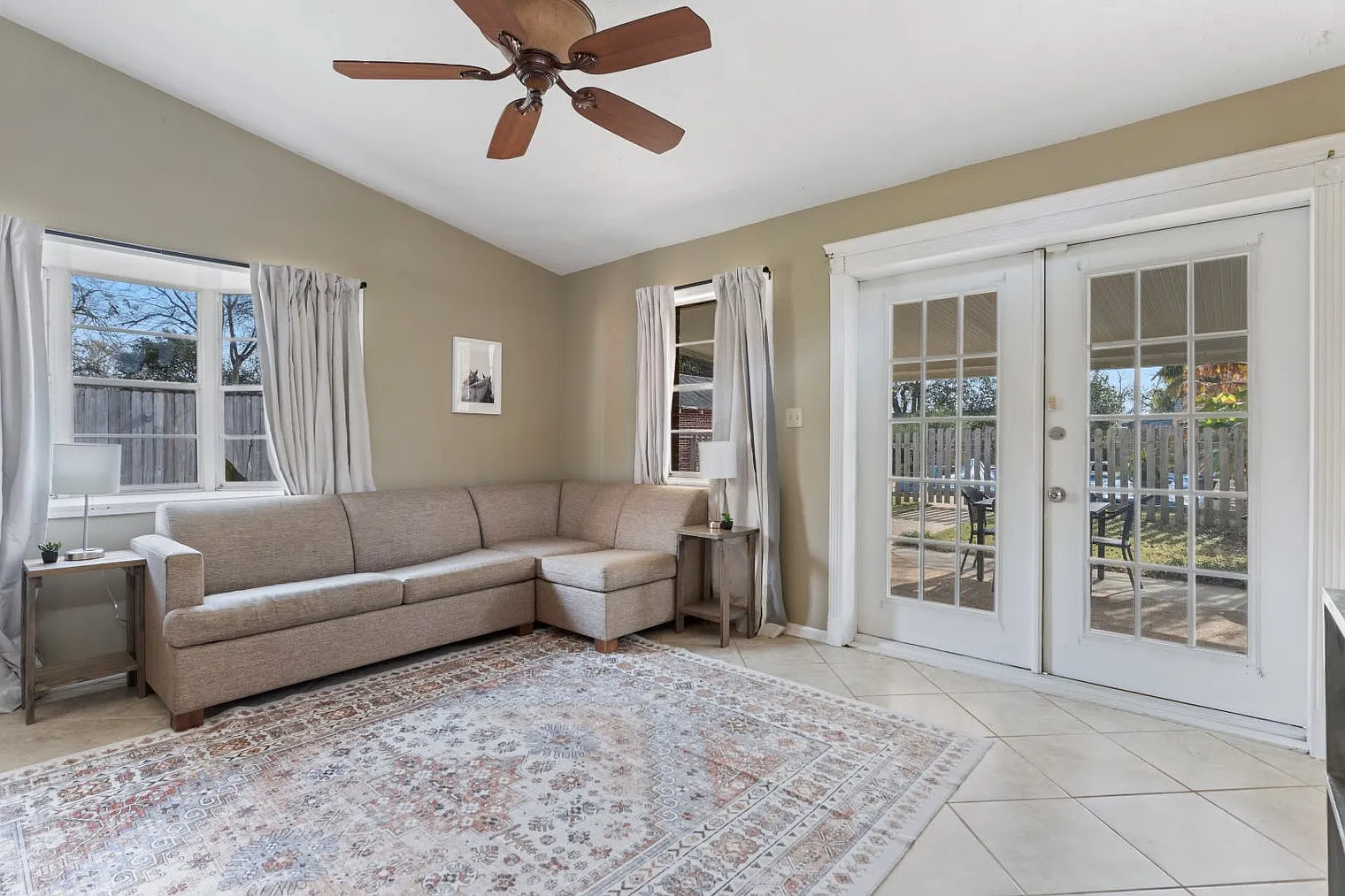 4 bed, 2.0 bath, 1797 sqft, $3,312 — Photo 4