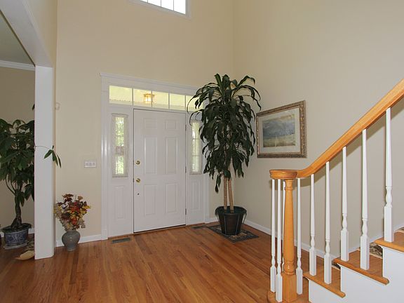 5th image of 6 Janet Ln