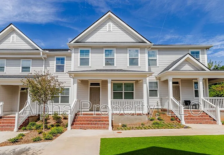 18 Alderly Way — Photo 1