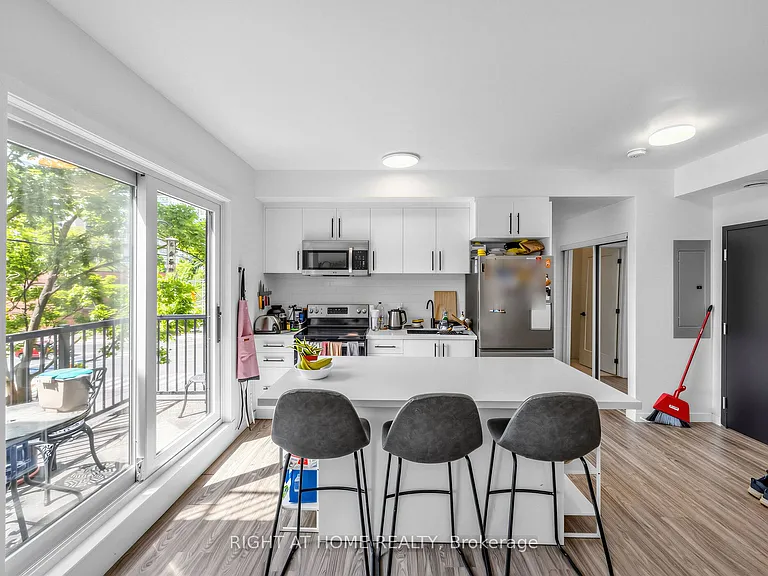 148 Glenlake Ave #8 — Photo 8