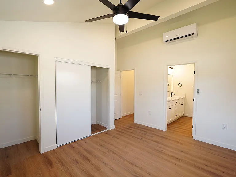 4805 Charlotte Way — Photo 50