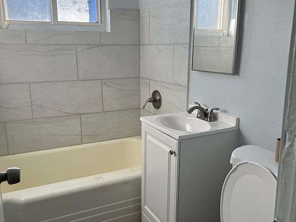 3rd image of 1906 Elsmere Ave #4