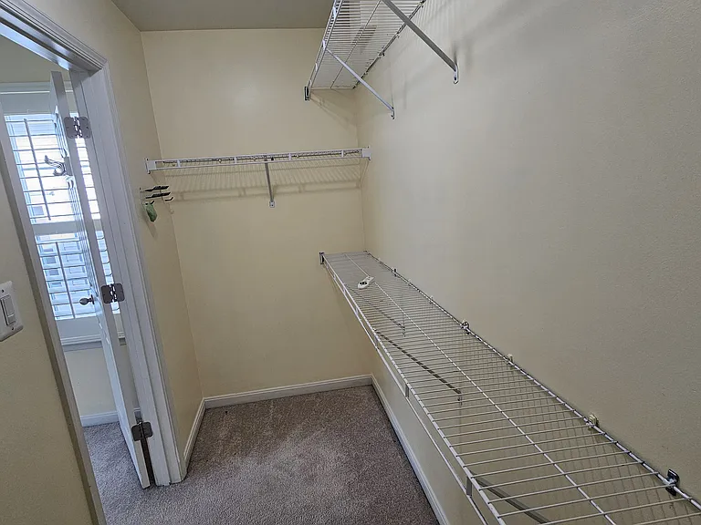 Shareable large master closet