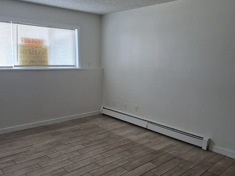 5030 El Camino Dr #13 — Photo 3