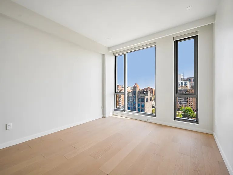 35-32 Leavitt St #11B — Photo 10