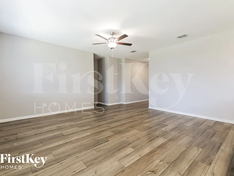 2304 O'Keefe Dr — Photo 5