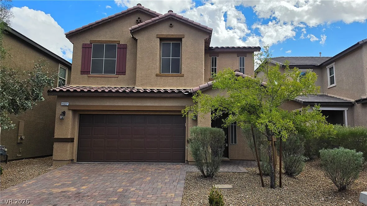3 bed, 2.5 bath, 2323 sqft, $2,477 — Photo 1