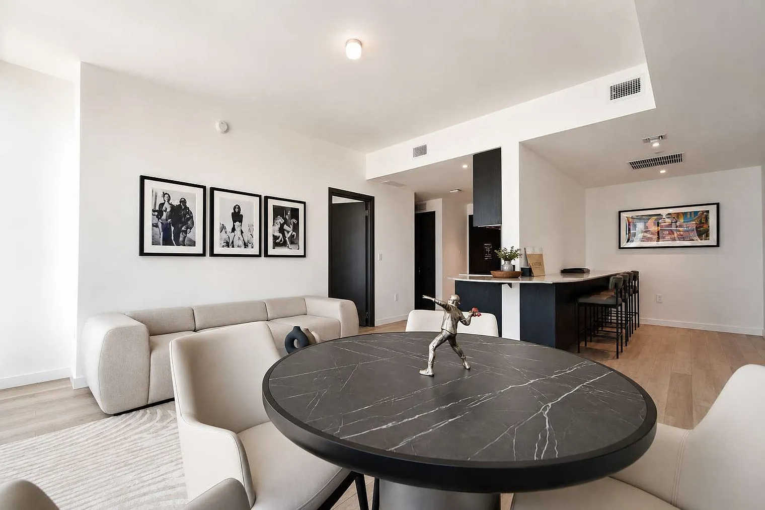 2 bed, 2.0 bath, 1097 sqft, $8,702 — Photo 2