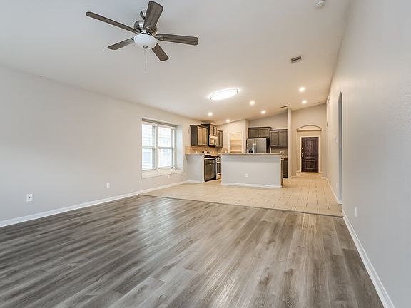 5th image of 15010 Cave Creek Ct
