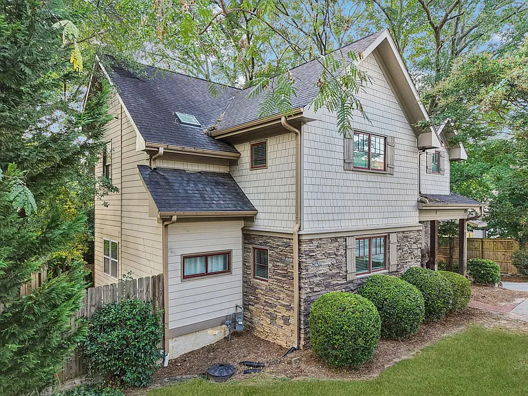 1399 N Druid Hills Rd NE — Photo 58