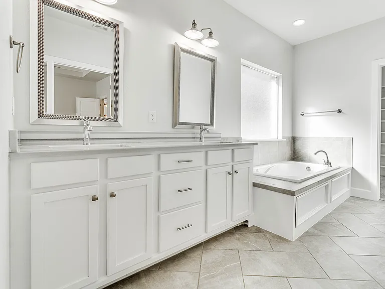 5616 Saint James Pl — Photo 25