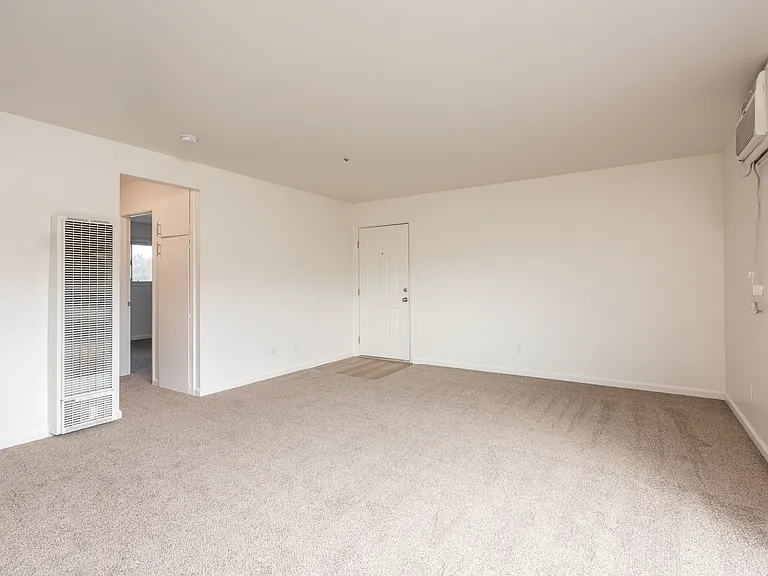 Los Robles Apartments — Photo 24