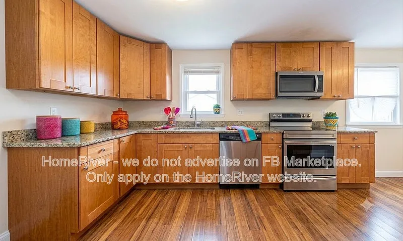 5 bed, 3.5 bath, $3,500 — Photo 2